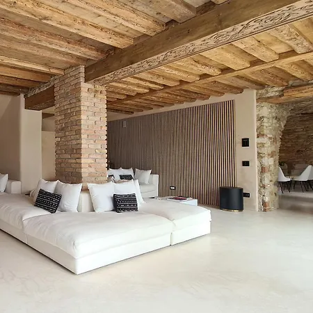 Luxury On Garda 토리델베나코